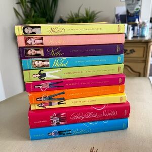 Pretty Little Liars series by Sara Shepard
